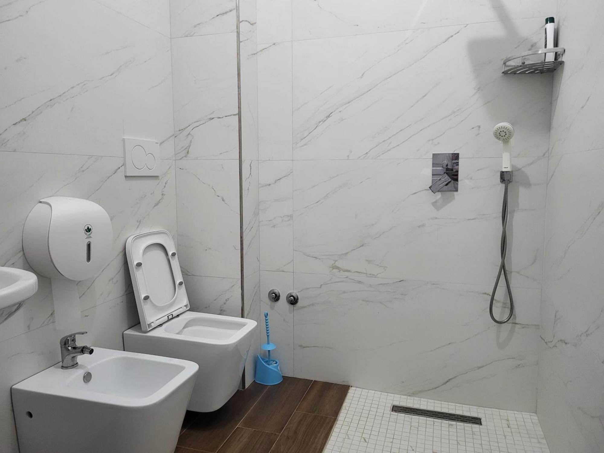 Hotel Europa Lezhë Buitenkant foto