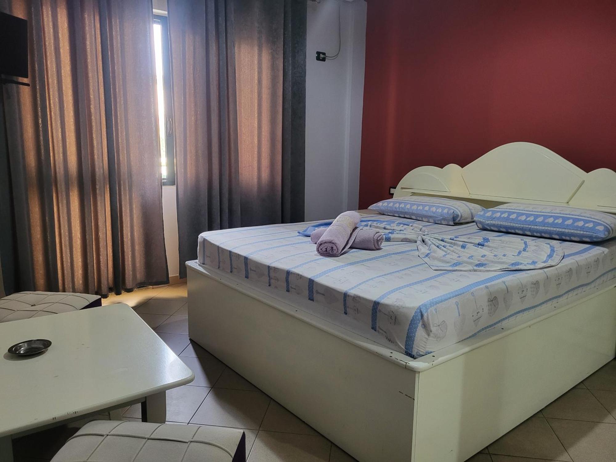 Hotel Europa Lezhë Buitenkant foto