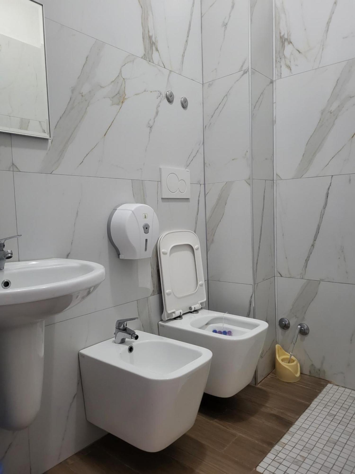 Hotel Europa Lezhë Buitenkant foto