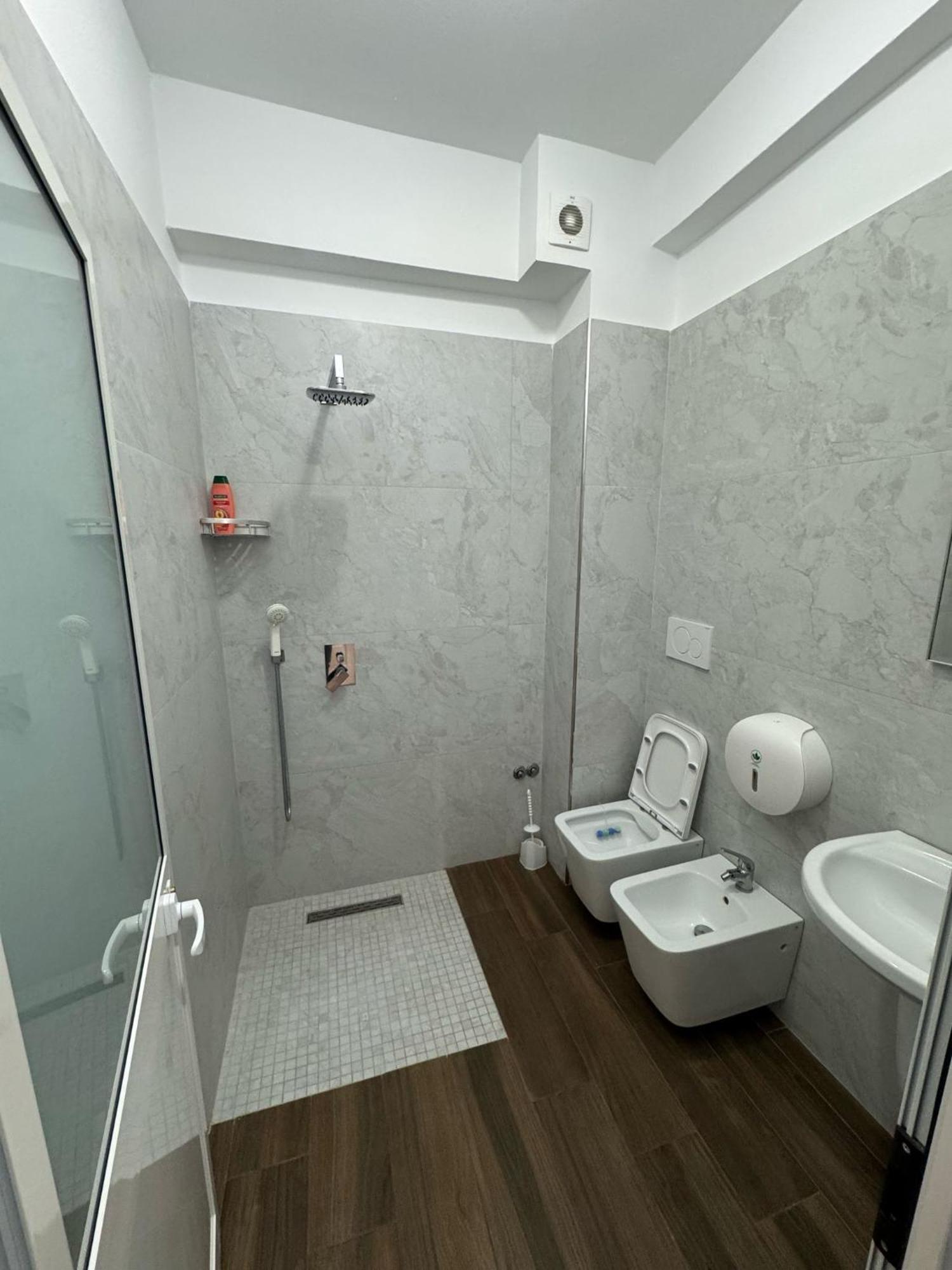 Hotel Europa Lezhë Buitenkant foto