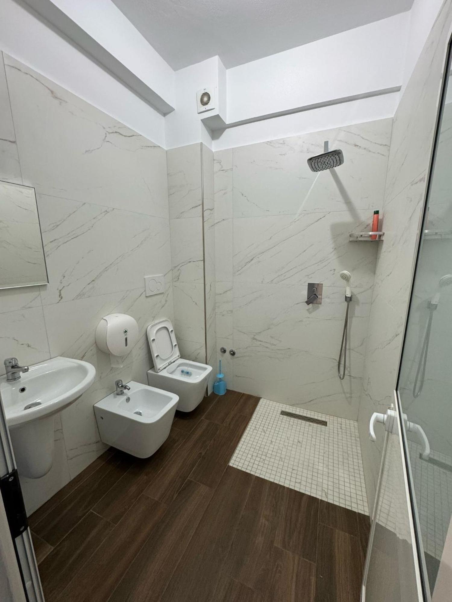 Hotel Europa Lezhë Buitenkant foto