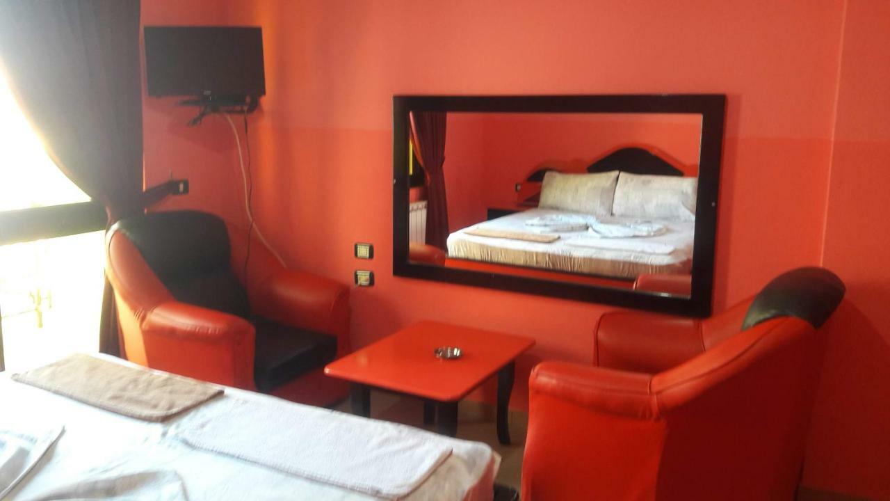 Hotel Europa Lezhë Buitenkant foto