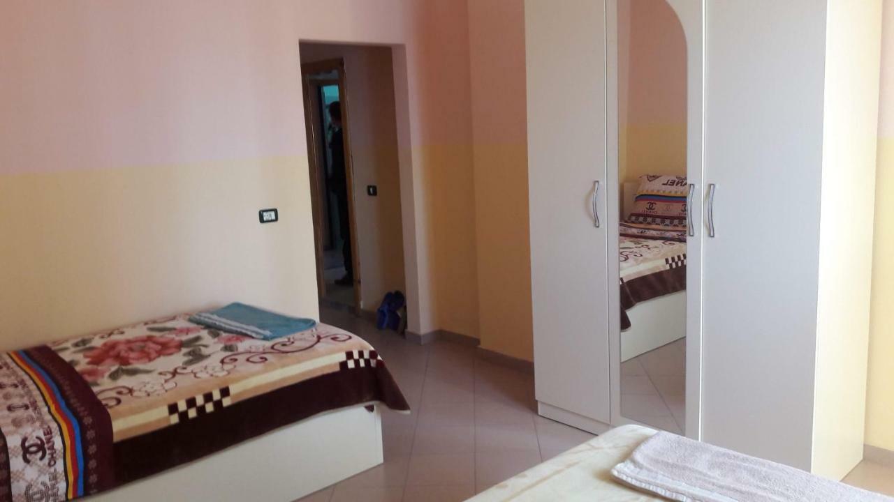 Hotel Europa Lezhë Buitenkant foto