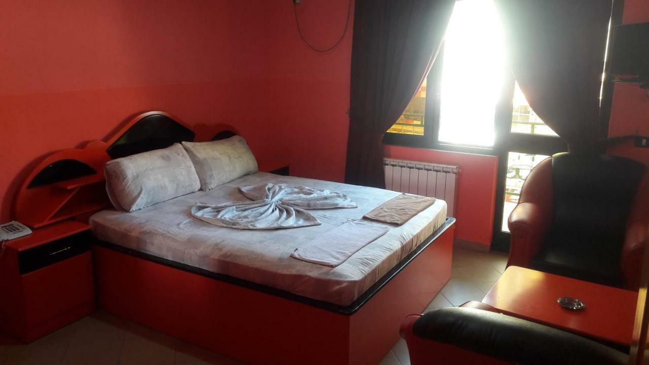 Hotel Europa Lezhë Buitenkant foto